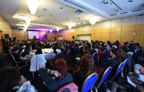 Digital Report se lanseaza la Social Media Summit Bucuresti
