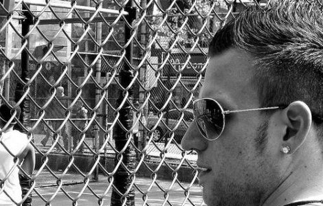 Elev autist, tinut in cusca de profesori