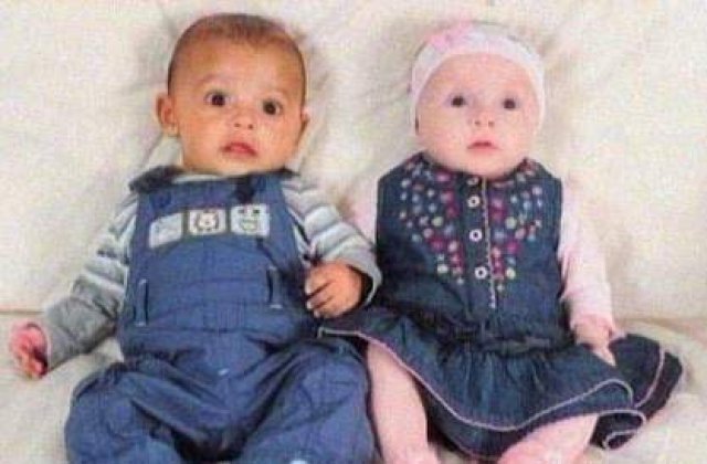 [VIDEO] O britanica a nascut gemeni de culori diferite