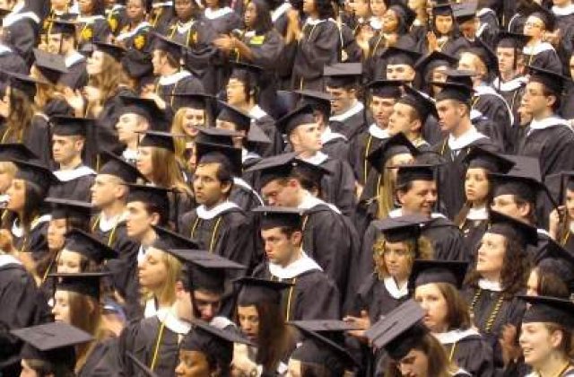 Academia Romana propune ca absolventii sa fie obligati sa lucreze in tara, dupa terminarea facultatii