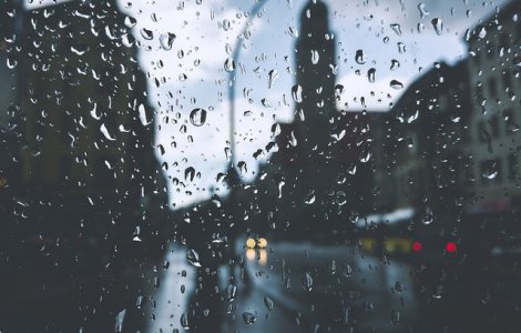 Informare meteo de ploi, ninsori si vant, pana sambata seara