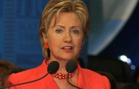 Hillary Clinton: Obama este "invidios" pentru ca nu ma aflu in SUA
