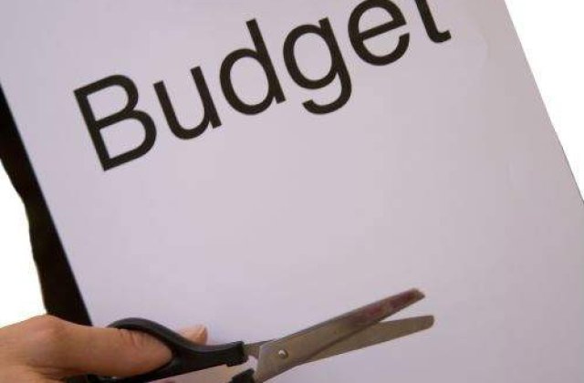 Basescu: Este necesara stabilirea proiectelor finantate din bugetul pe 2011