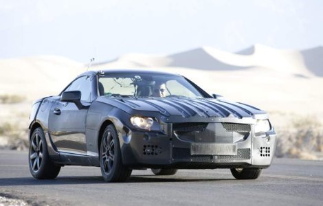 Noul Mercedes SLK si plafonul sau unic in industria auto