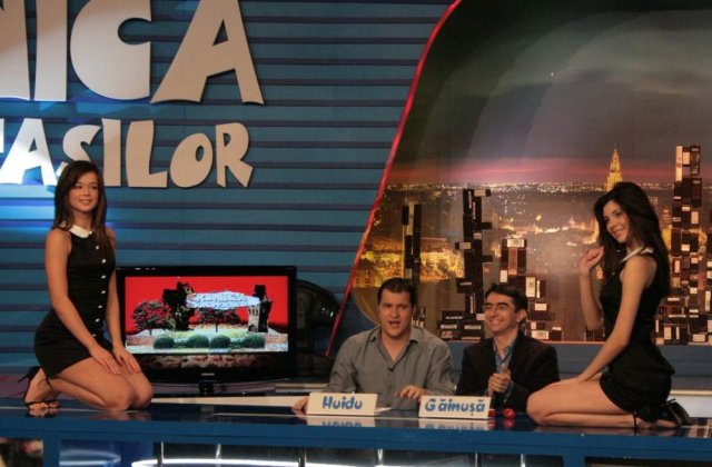 Sase Bebeluse noi la "Cronica Carcotasilor"