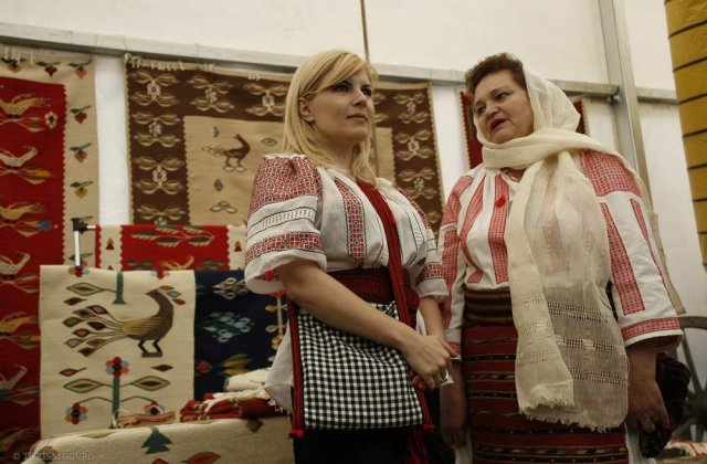 [INTERVIU] Elena Udrea despre Alro, "baietii desptepti" si Romania pe Facebook