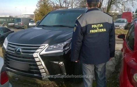 Un Lexus de 160.000 de euro, sechestrat in vama Petea