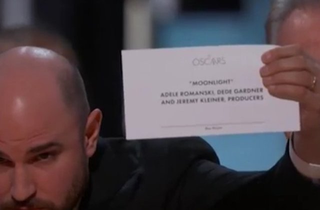 Gafa la Oscar. "La la land", desemnat cel mai bun film dintr-o eroare