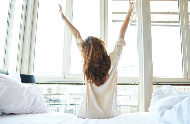 7 metode sa te trezesti repede dimineata fara cafea