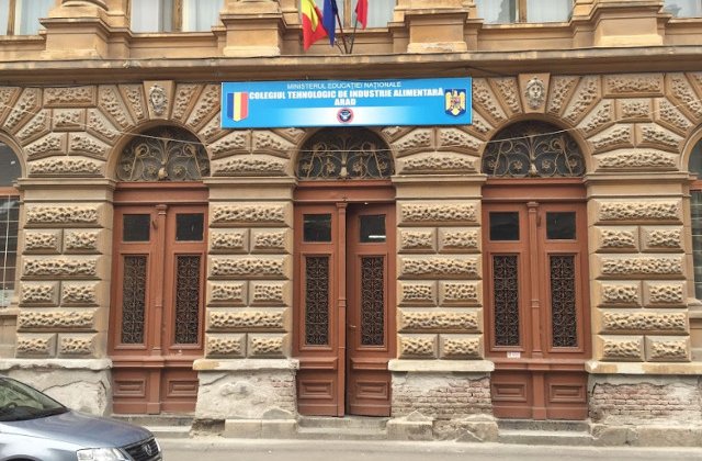 Arad: Liceul in care elevii au gasit un sobolan mort pe hol, amendat cu 3.000 de lei