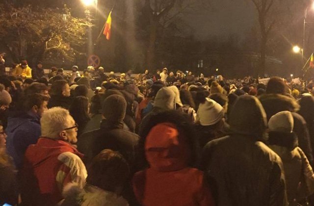 Un nou protest anuntat duminica, in Piata Victoriei. Tema: depolitizarea CCR si sustinerea DNA