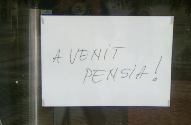Pensia minima garantata creste de la 400 la 520 de lei. De masura beneficiaza peste un milion de persoane
