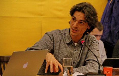 Un deputat USR a mancat din gunoi in Parlament