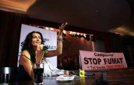 Mihaela Radulescu o invita pe Andreea Marin sa pozeze in chiloti rosii