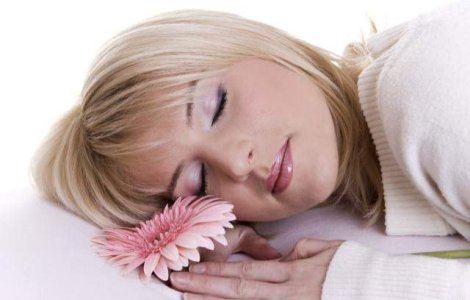 Adoarme de 100 de ori pe zi, de fiecare data cand rade