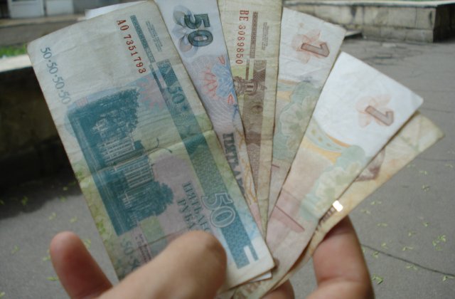 Rubla devine moneda oficiala in Estul Ucrainei