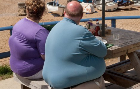 De ce persoanelor obeze le este mai greu sa aiba copii