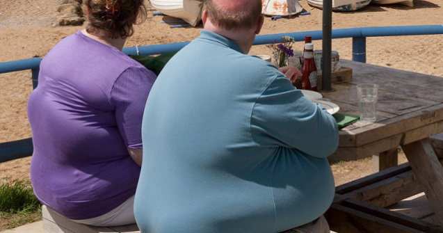 De ce persoanelor obeze le este mai greu sa aiba copii