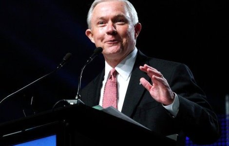 Procurorul general al Statelor Unite, acuzat ca s-ar fi intalnit de doua ori cu ambasadorul Rusiei, inainte de a fi numit in functie