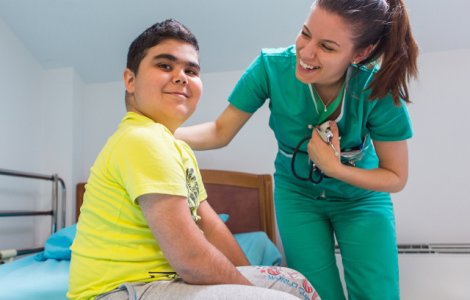 Hospice: Nu ii lasa sa devina invizibili pe cei care lupta pentru viata lor