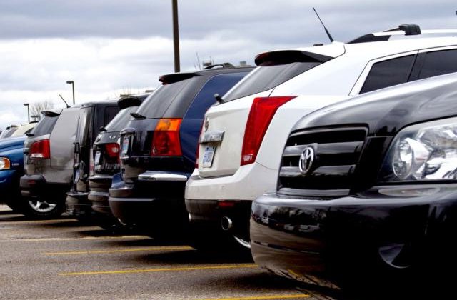 Studiu: Femeile vor masini mici, iar barbatii cauta masini de familie