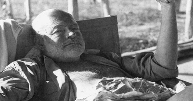  Top  8 carti recomandate de Ernest Hemingway