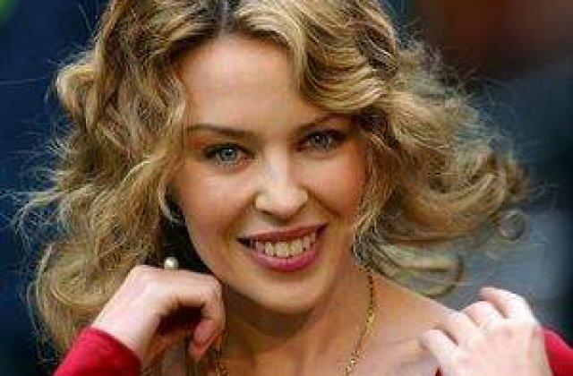 Kylie Minogue se gandeste sa devina lesbiana