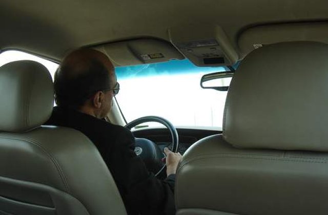 Documente false pentru obtinerea permisului auto, gasite la o scoala din Dambovita