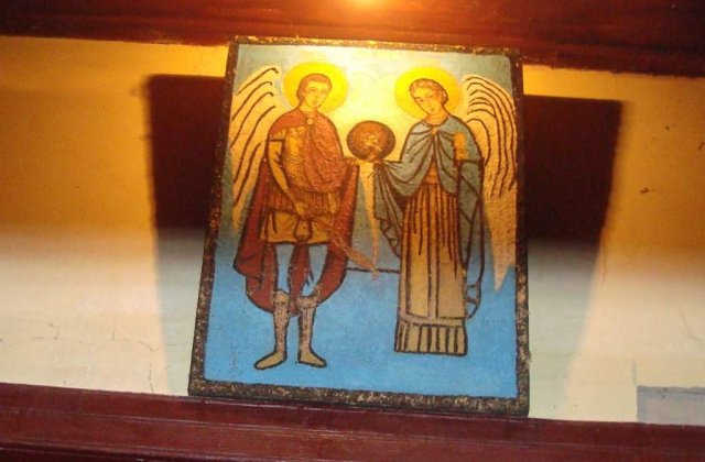 Peste 1,3 milioane de romani si-au aniversat onomastica de Sf. Mihail si Gavriil