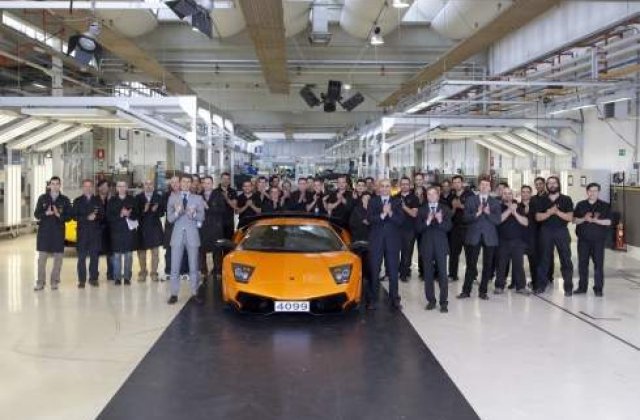 Lamborghini celebreaza ultimul Murcielago produs