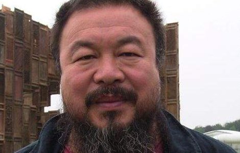 Artistul si activistul Ai Weiwei nu mai este consemnat la domiciliu