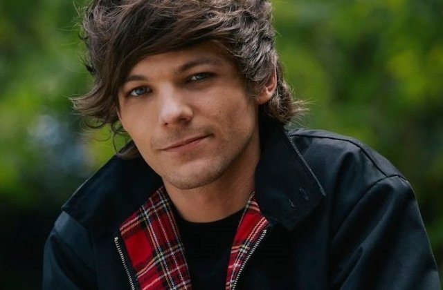 Un membru al trupei britanice One Direction, arestat pe aeroportul din Los Angeles