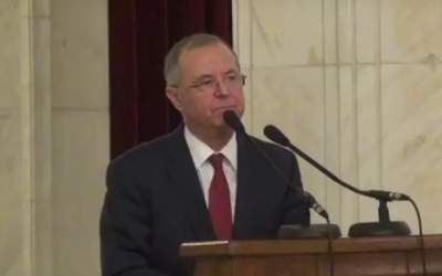 Ministrul Educatiei: Vrem o...