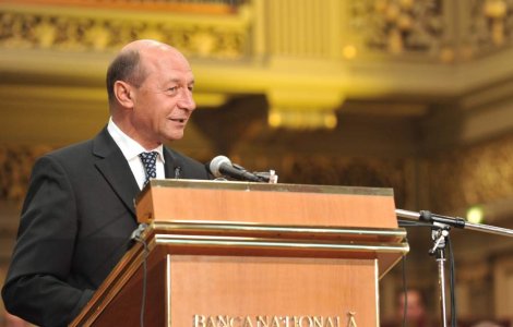 Basescu "in genunchi": Deblocati Parlamentul!