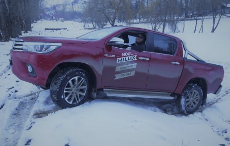 TEST-DRIVE. Toyota Hilux - imbratisarea gingasa a unui gigant