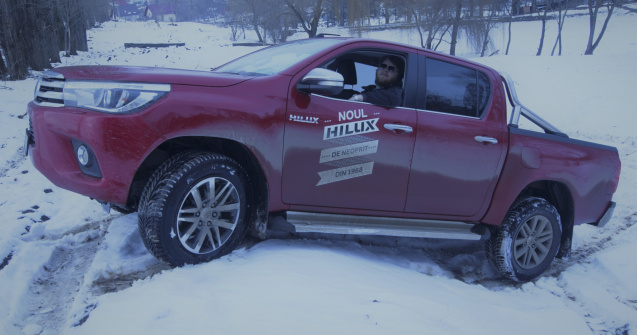 TEST-DRIVE. Toyota Hilux - imbratisarea gingasa a unui gigant