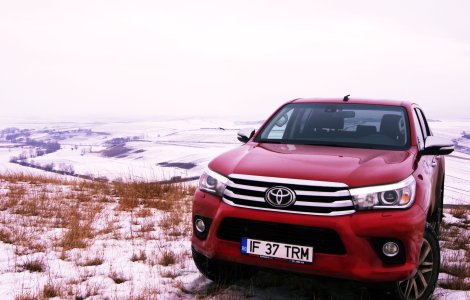  Top  GALERIE FOTO. Toyota Hilux - imbratisarea gingasa a unui gigant