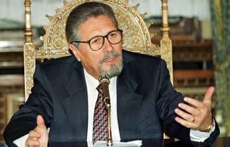 Guvernul a acordat un ajutor de 15.000 de lei fostului presedinte Constantinescu pentru promovarea invatamantului romanesc