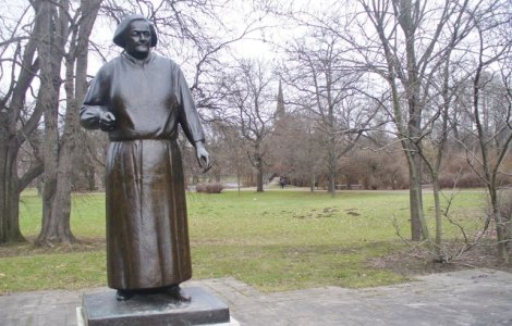 Clara Zetkin, initiatoarea Zilei Internationale a Femeii, in 1910