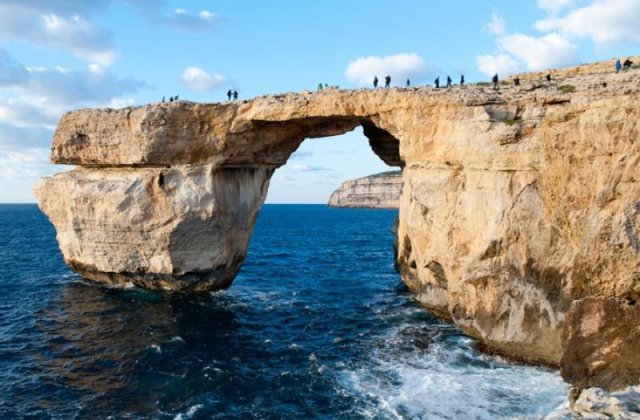 Simbolul turistic al Maltei s-a prabusit in mare