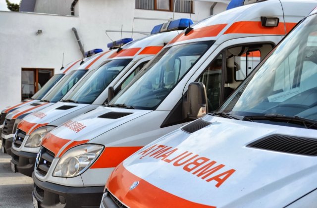 Ambulanta care ducea o pacienta la Spitalul Floreasca, implicata intr-un accident cu 6 masini pe Calea Floreasca