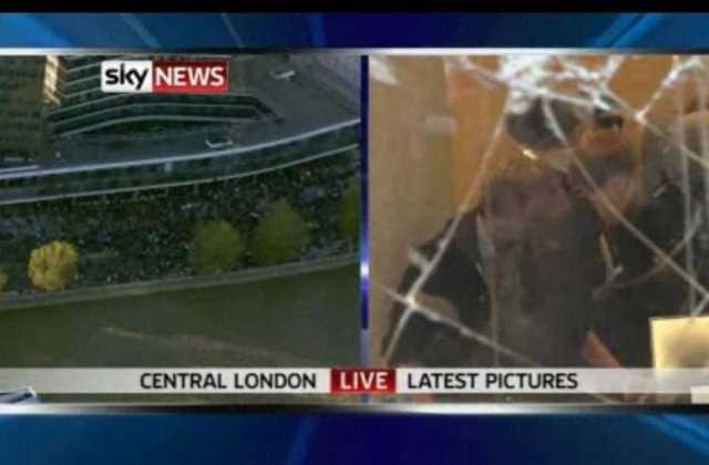 [VIDEO]: Studentii londonezi manifesteaza impotriva triplarii taxelor universitare