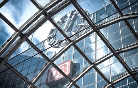  Foto   Video  Atac cu toporul in gara din Dusseldorf, soldat cu sapte raniti