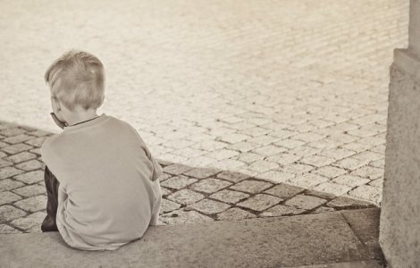 8.000 de copii mai traiesc inca in institutiile din Romania. Un studiu arata care sunt pasii catre inchiderea acestora