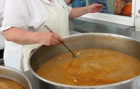Peste 750 de constanteni, pusi sa plateasca 1,4 milioane de lei dupa ce au mancat gratuit la cantina sociala