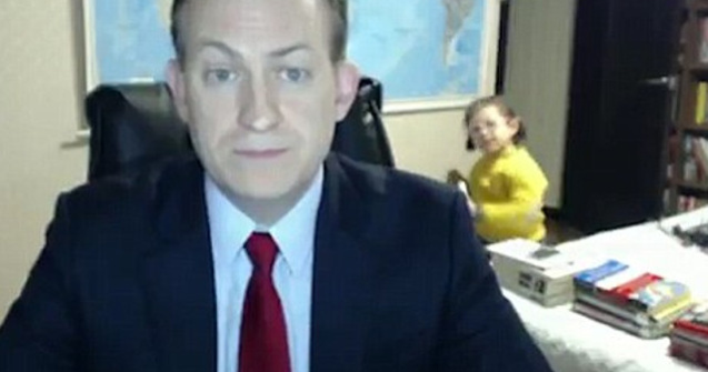 VIDEO VIRAL. Un analist BBC a fost intrerupt de copiii lui in timp ce se afla in direct