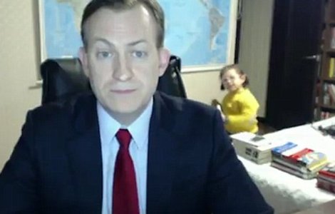 VIDEO VIRAL. Un analist BBC a fost intrerupt de copiii lui in timp ce se afla in direct
