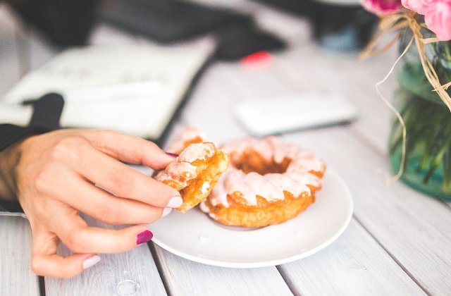 Au efecte devastatoare asupra functionarii creierului! Renunta la cele 8 alimente care iti ucid inteligenta