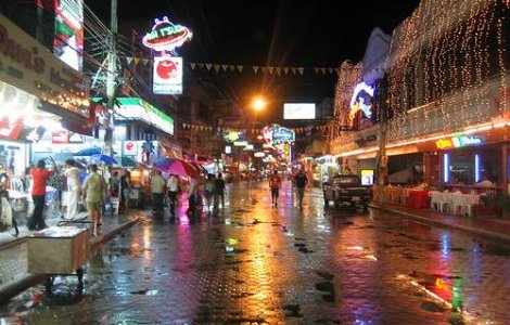 Bilantul inundatiilor din Thailanda a depasit 200 de morti