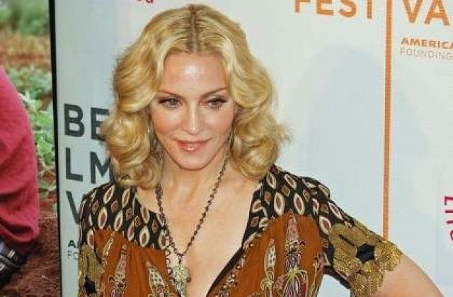 [VIDEO] Madonna are paduchi